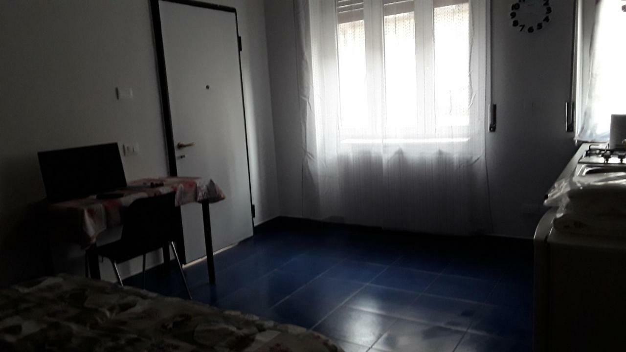 Archimede Lägenhet Pavia Exteriör bild
