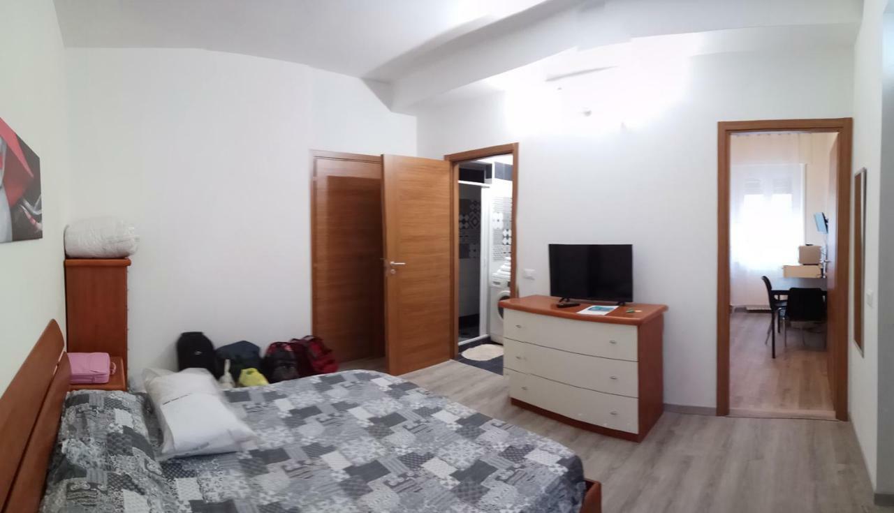 Archimede Lägenhet Pavia Exteriör bild