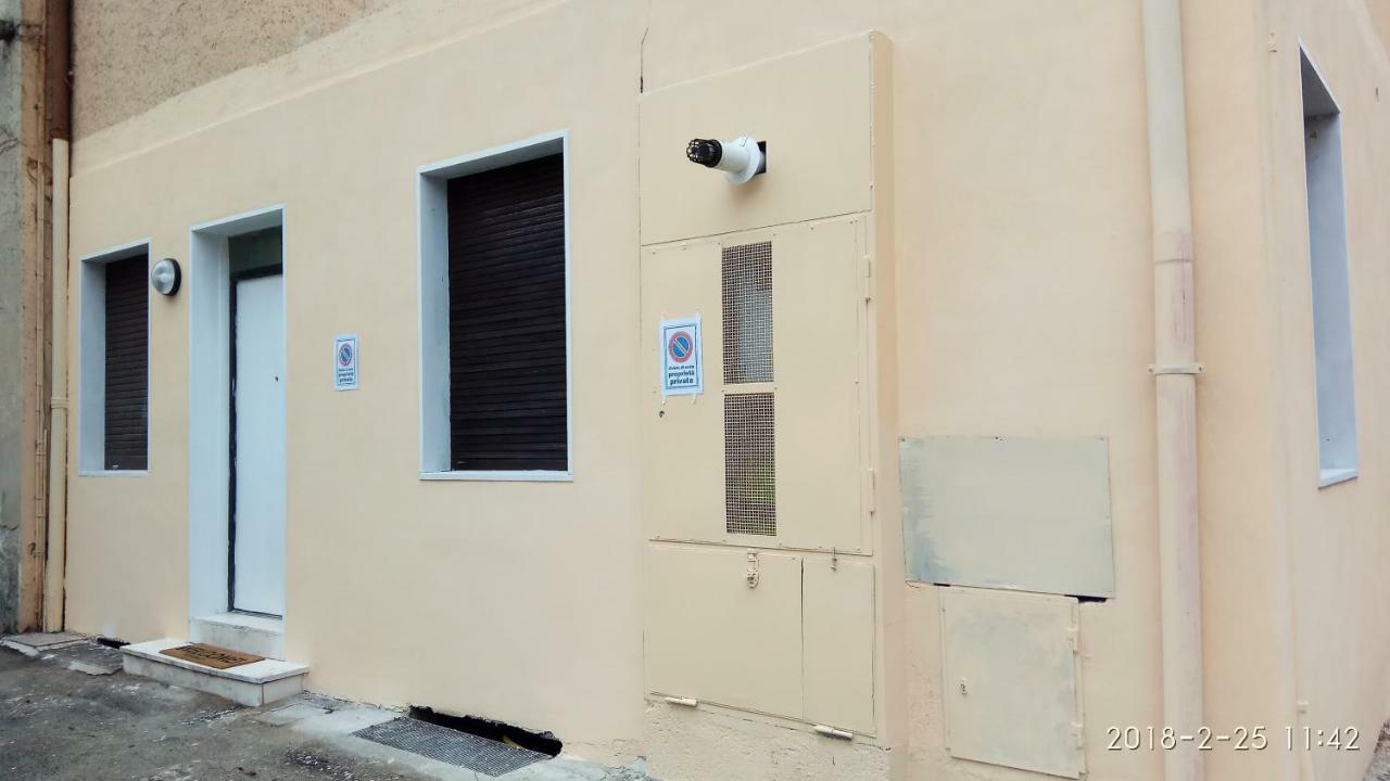 Archimede Lägenhet Pavia Exteriör bild